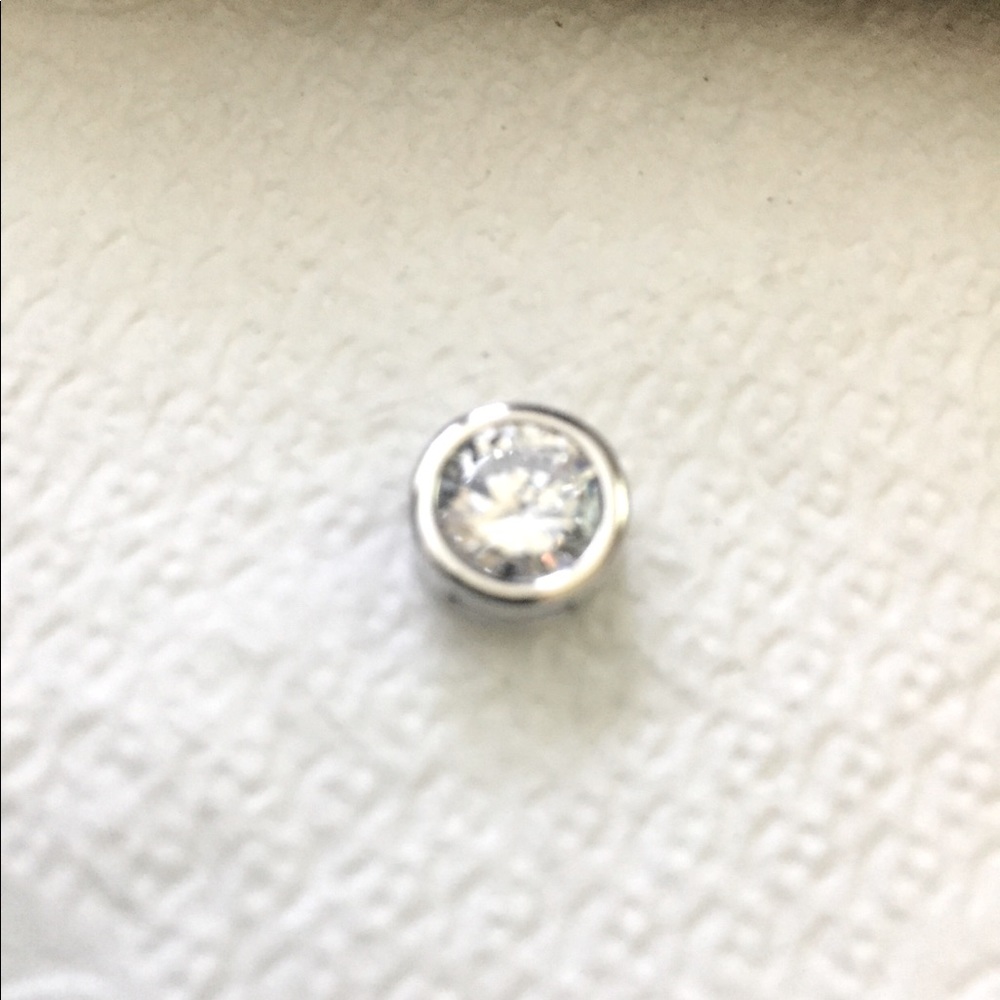 6/$25-Fashion Jewelry- Clear Diamond Cut Pendant